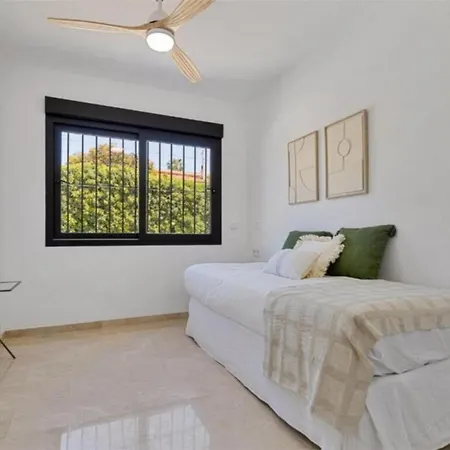 Casa Adosada Junto A La Playa A 100 M Del Mar Holiday home Marbella