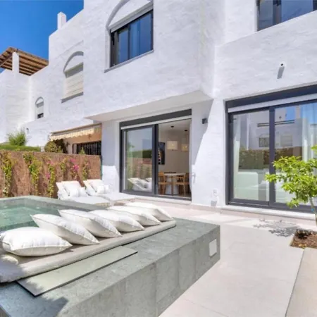 Casa Adosada Junto A La Playa A 100 M Del Mar * Marbella
